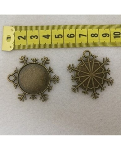 Kar Tanesi Figürü Kolye Ucu