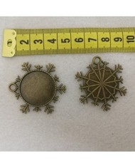 Kar Tanesi Figürü Kolye Ucu